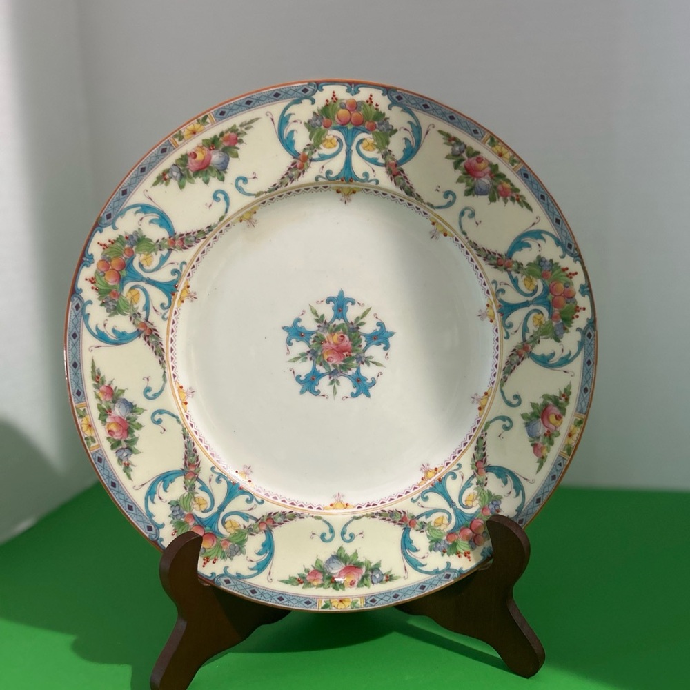 Royal Worcester - Buckingham Dinner Plate